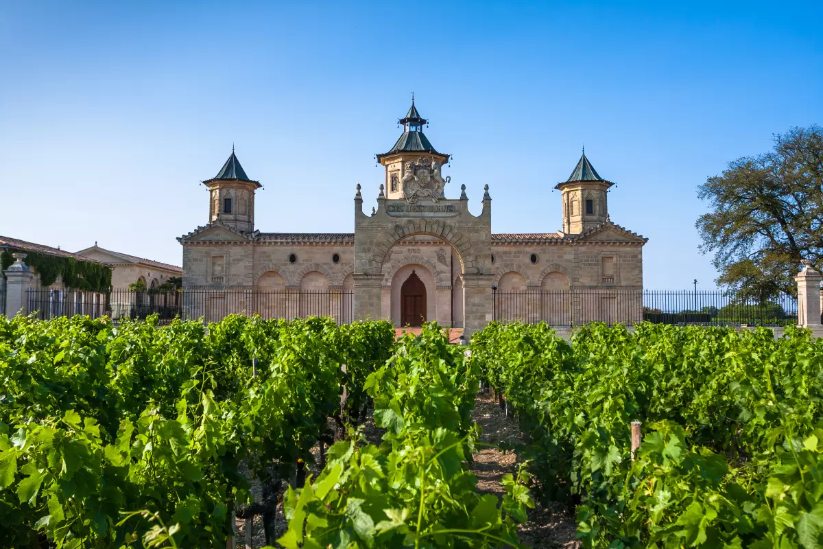 Investir en périphérie bordelaise près des vignobles Investir en périphérie de Bordeaux - Le château Cos d'Estournel