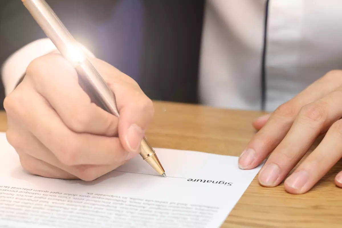  Signature