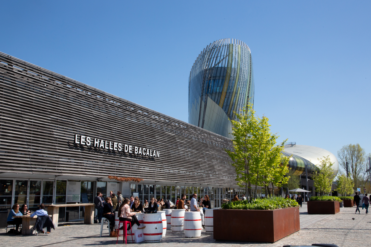 La Cité Bleue Bordeaux — La Cité du Vin et les Halles de Bacalan