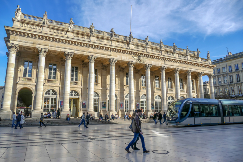 Comment négocier son prêt immobilier à Bordeaux - vue sur le Théâtre de l'Opéra à Bordeaux