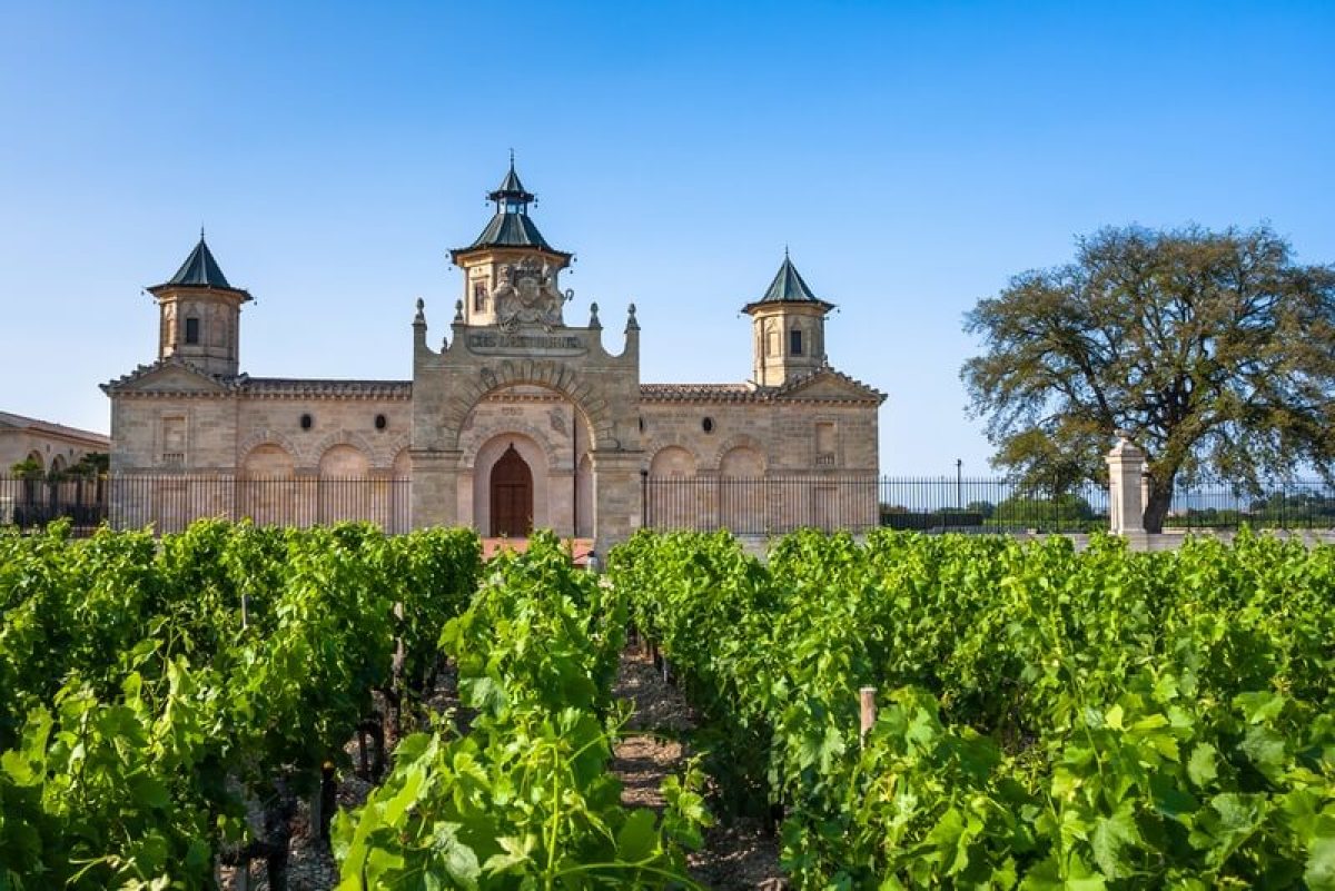 Le Château Cos D'Estournel en Gironde 