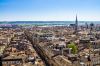 Vue aérienne de la ville de Bordeaux et son architecture haussmannienne 