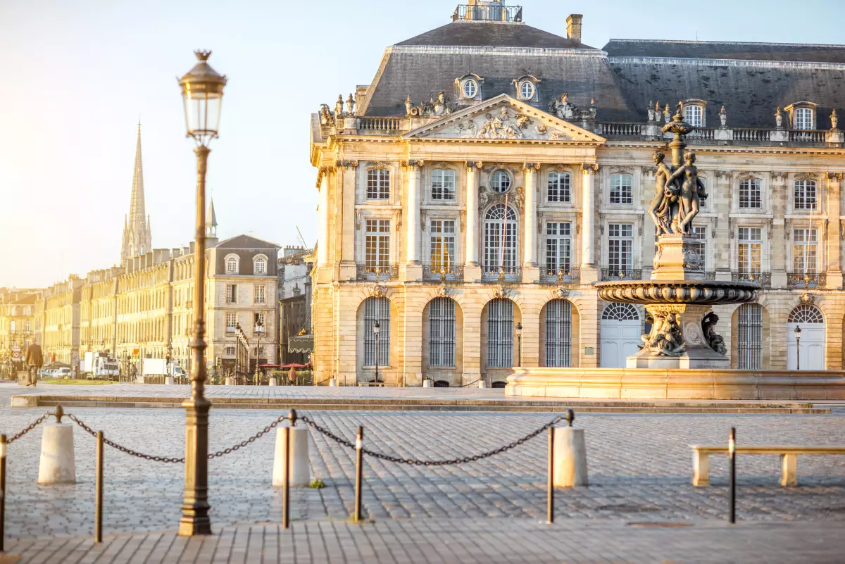 À Bordeaux, le maire écologiste veut plus de “vert”