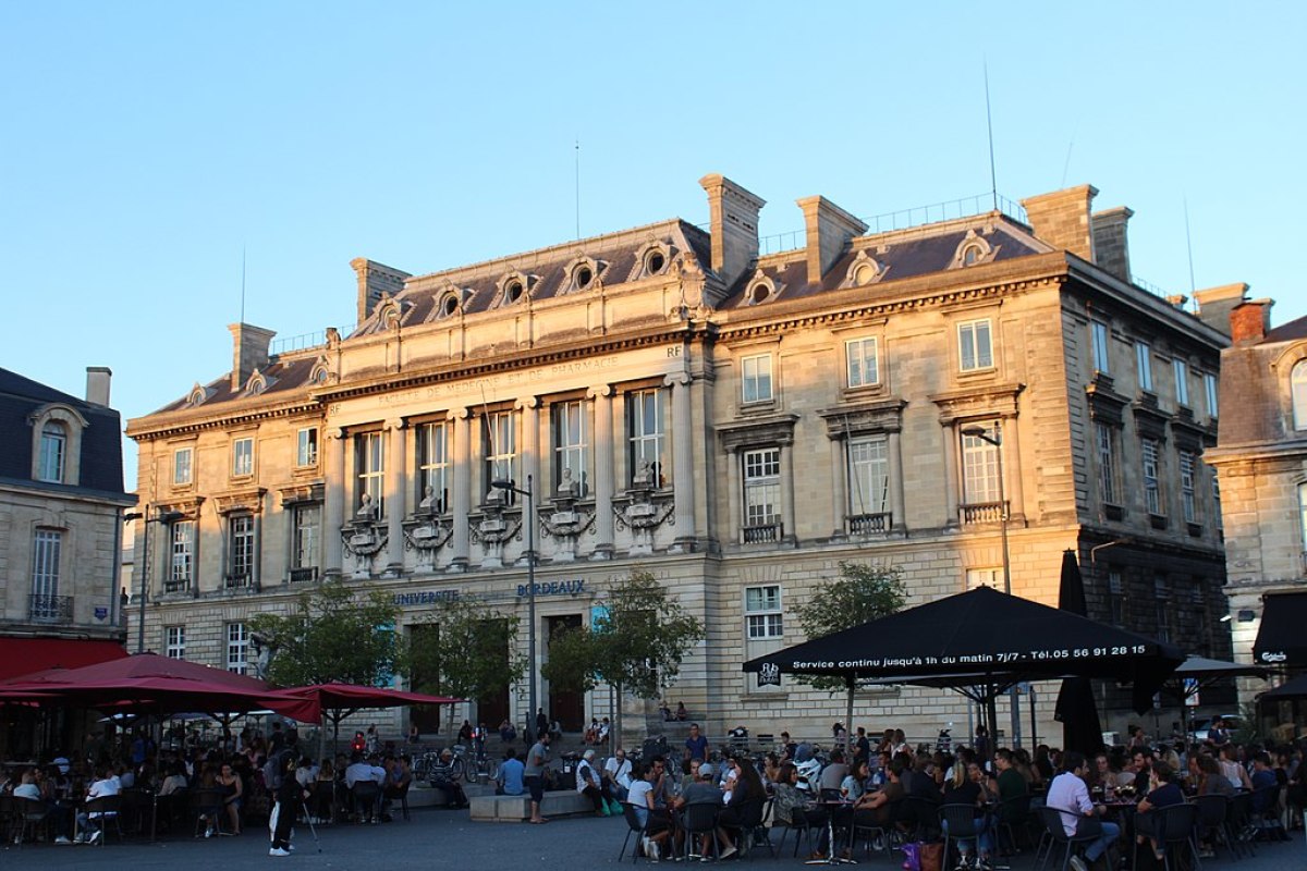 Université de bordeaux pace de la victoire 