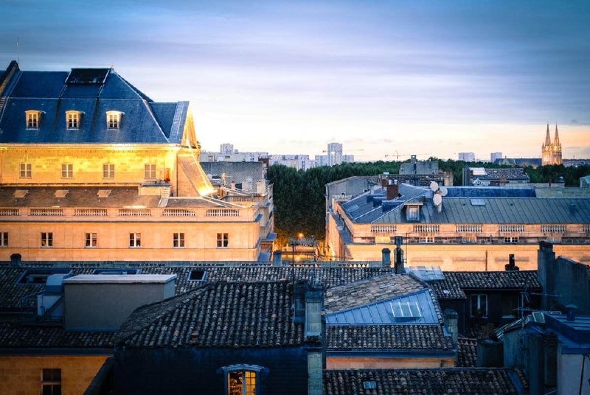 toits nuit bordeaux