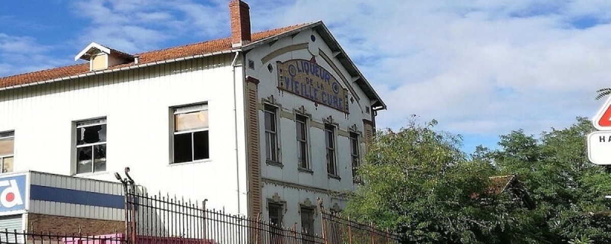 Façade extérieure de la Vieille Cure à Cenon Façade extérieure de la Vieille Cure à Cenon