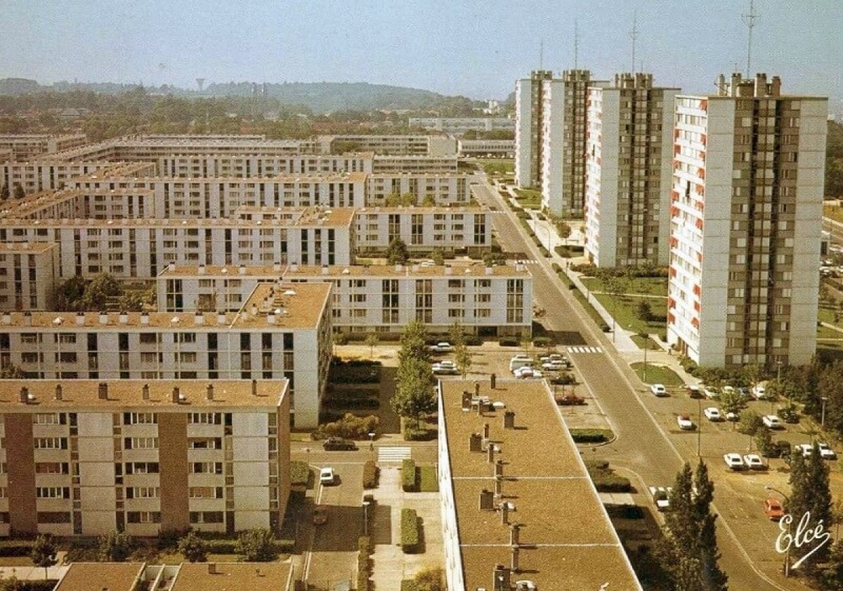 Vue aérienne sur la cité de Palmer Vue aérienne sur la cité de Palmer