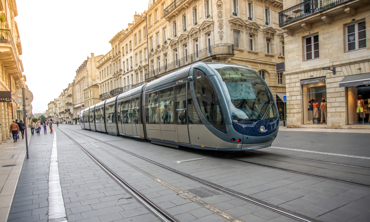 Métro à Bordeaux Métropole – vue sur le tramway à Bordeaux