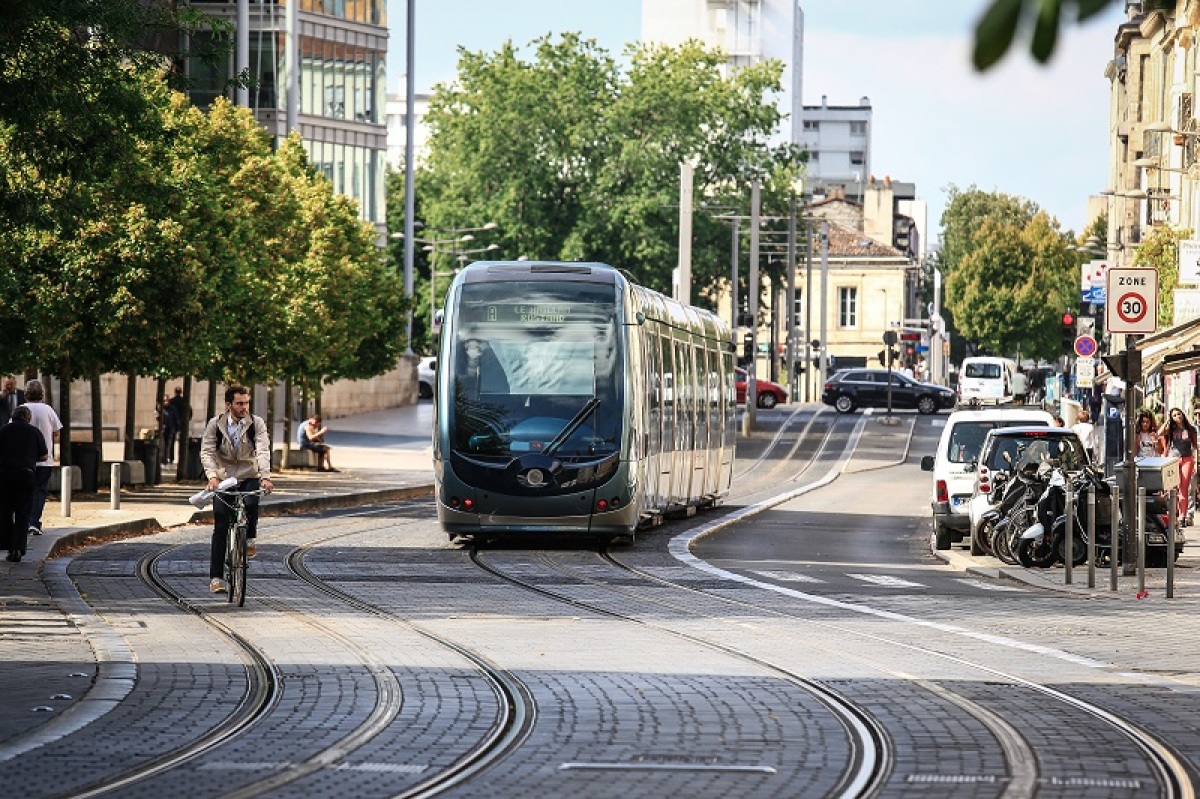 Métro à Bordeaux Métropole – vue sur le tramway à Bordeaux