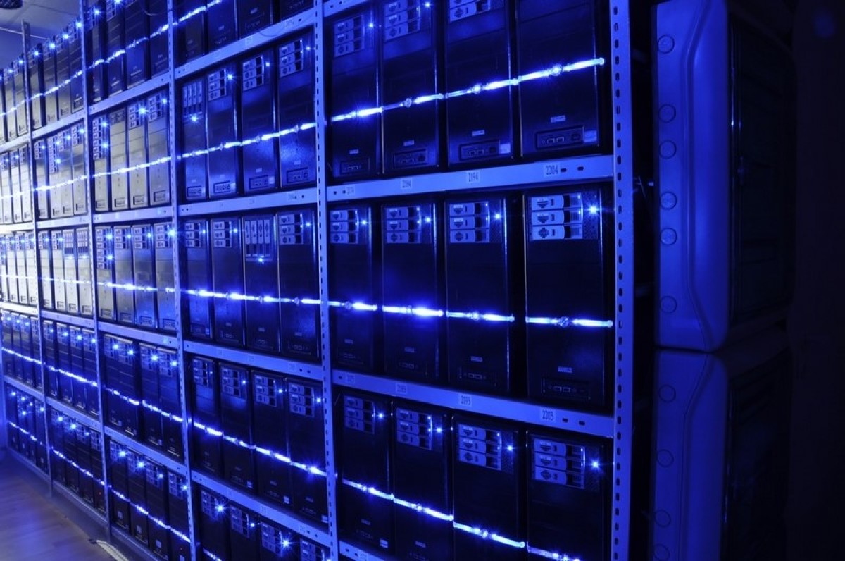 Un data center, immense centre de stockage de données Data center