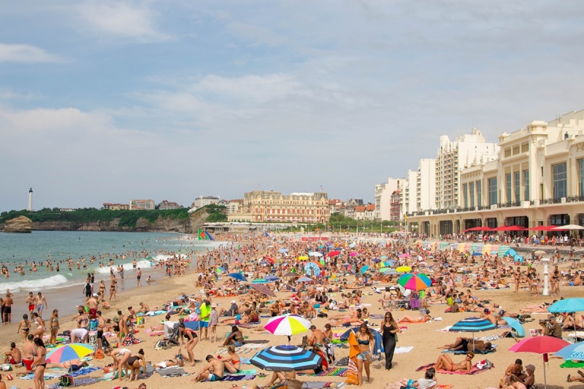 Plage de Biarritz bondée