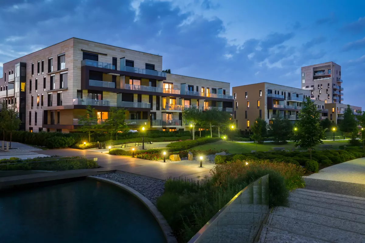 L'ensemble des logements neufs ou en État Futur d'Achèvement sont éligibles au dispositif Pinel à Bordeaux Loi Pinel Bordeaux - Une résidence d'appartements neufs avec un parc