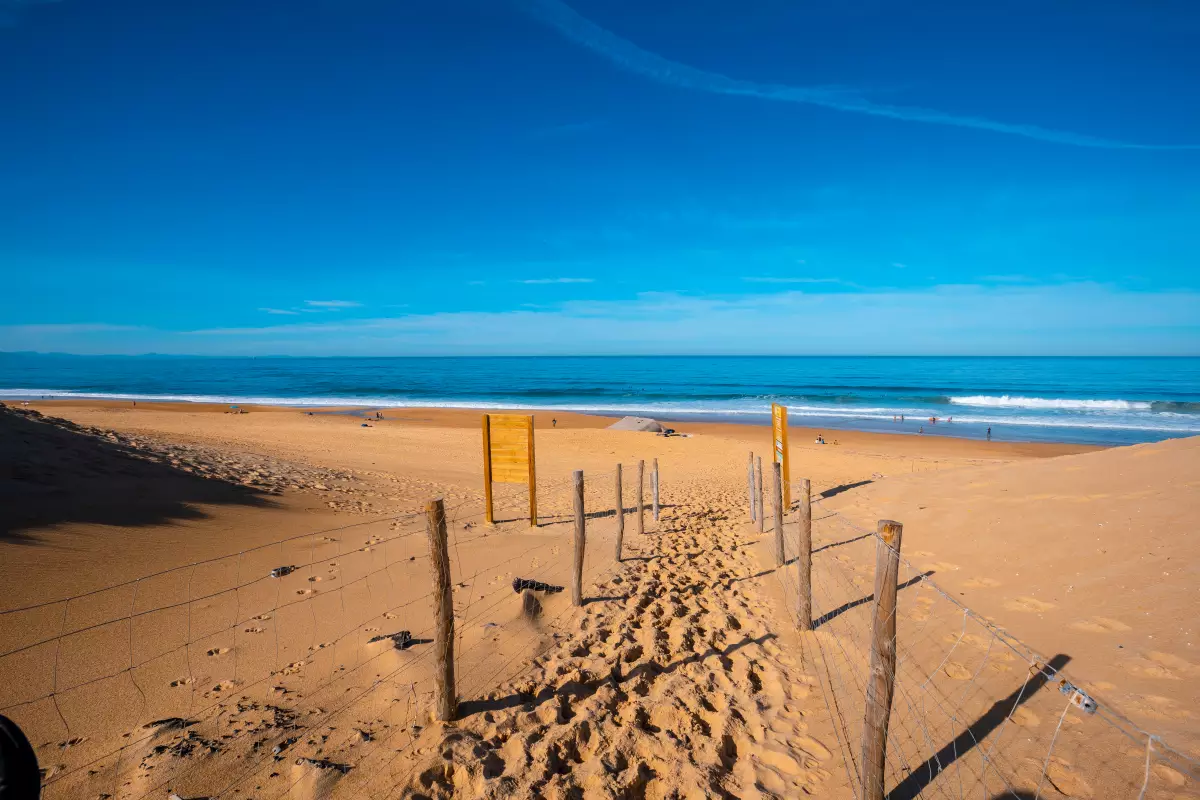 Où investir sur la “Côte d’Argent” ? - L'entrée des plages de Labenne Océan
