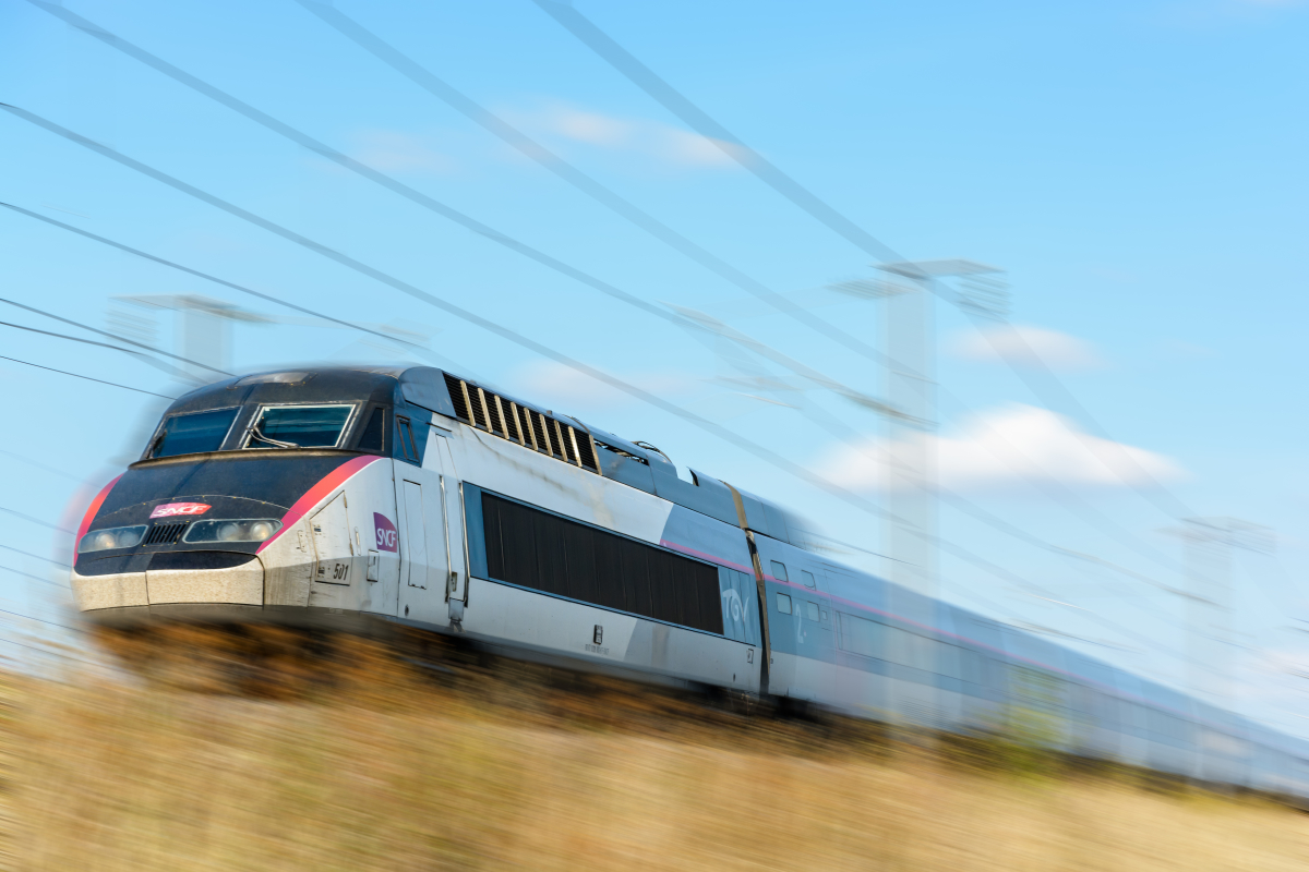 lgv bordeaux toulouse - un tgv sur une ligne à grande vitesse