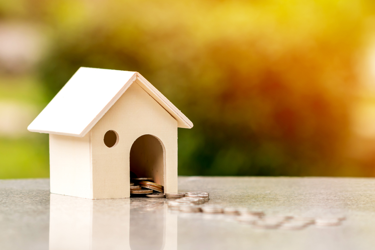La location de courte durée est particulièrement rentable Meublé de tourisme AirBNB – une maison miniature en bois qui déborde de pièces