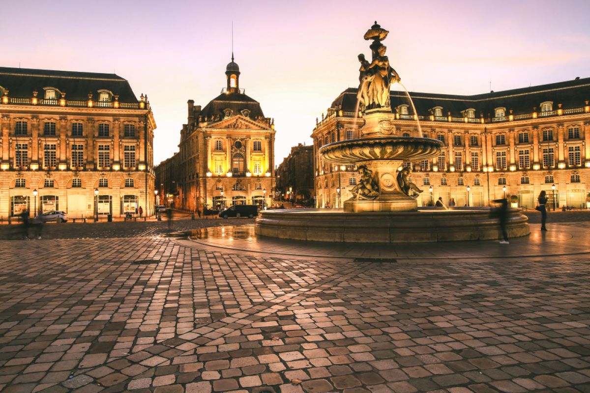 la place de la Bourse est un quartier prisé de l’hyper-centre de Bordeaux Où habiter à Bordeaux - place de la Bourse centre-ville