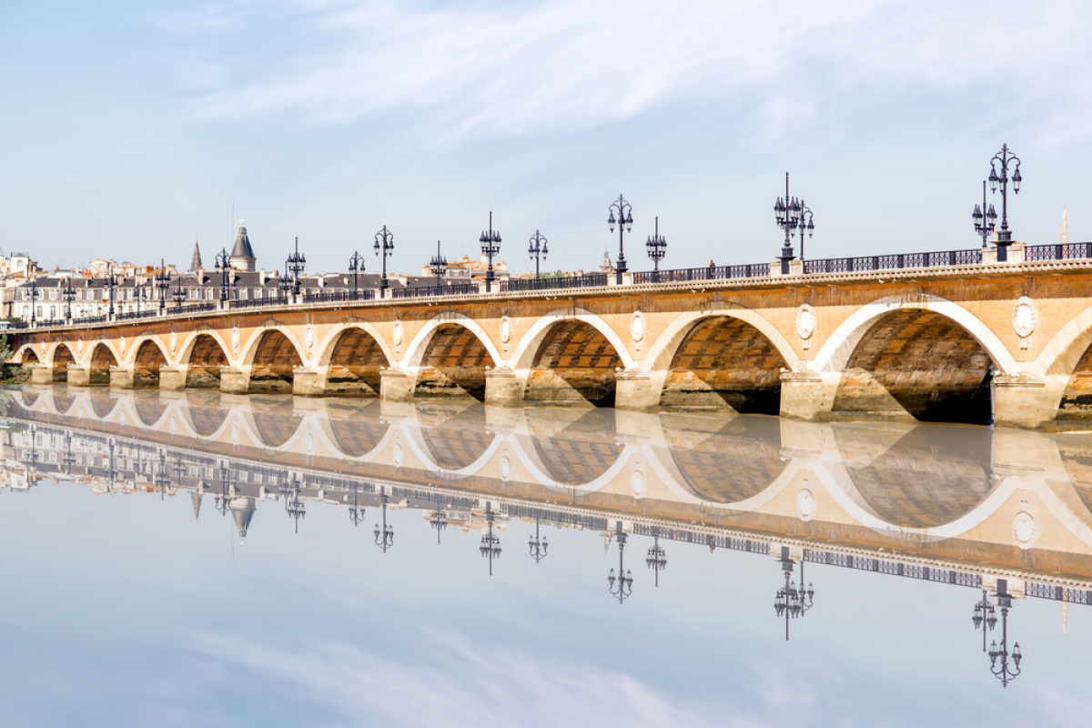 le pont Saint-Pierre à Bordeaux Où habiter à Bordeaux - pont Saint-Pierre de Bordeaux