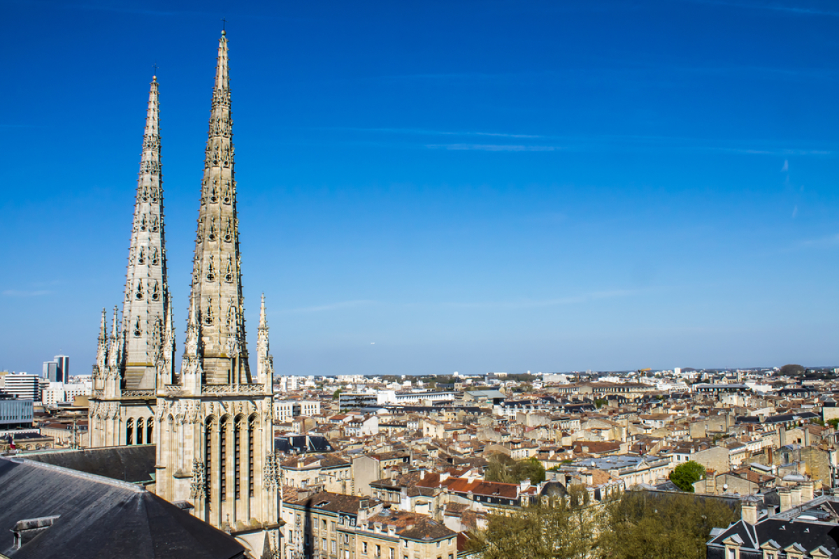 Investissement locatif Bordeaux –  la capitale du vin vue du ciel