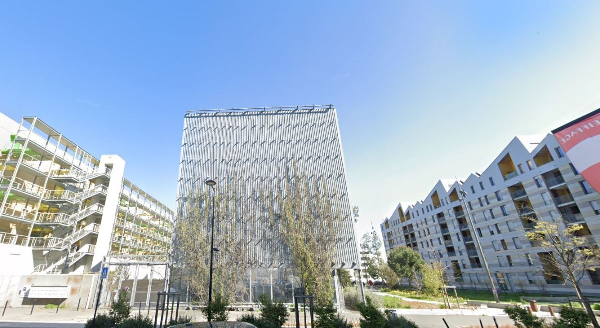 Donner une ouverture vers la Garonne pour Belcier Boulevard des frères Moga à Bordeaux – vue sur des résidences neuves dans le quartier de l’Ars