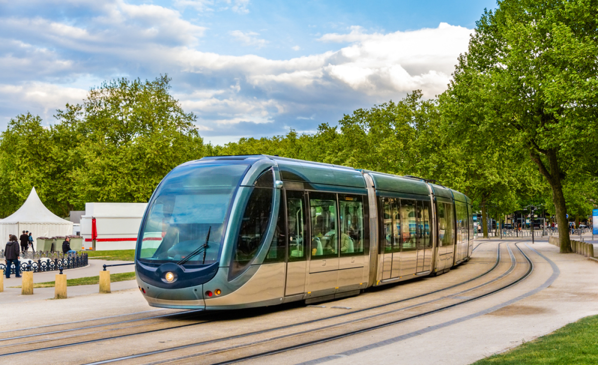 La commune de Pessac est très bien desservie par les transports urbains vivre à Pessac – le tramway de bordeaux