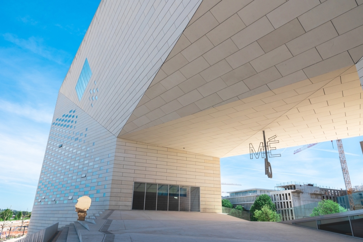 Quai de Paludate Bordeaux – Vue sous l’arche de la Meca