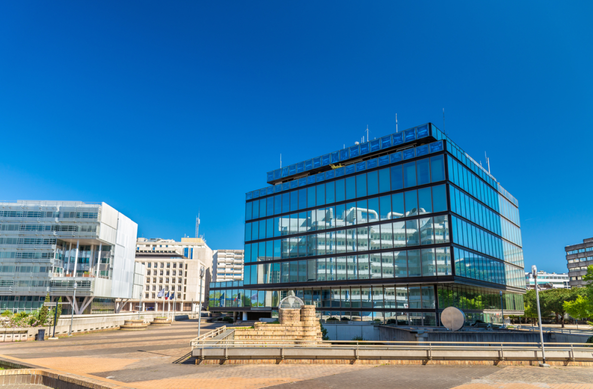  Bâtiment moderne de la ville de Bordeaux 