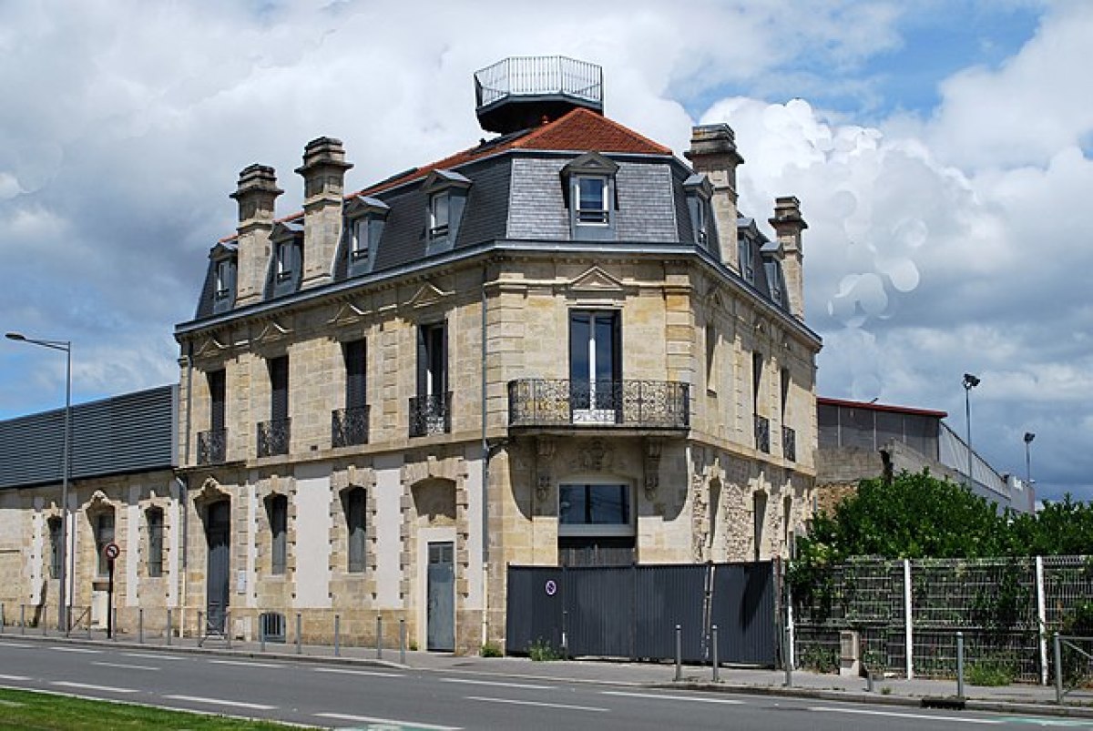La place est le cœur animé du quartier Armagnac, un projet de Bordeaux Euratlantique Place d’Armagnac à Bordeaux – au cœur du quartier Armagnac