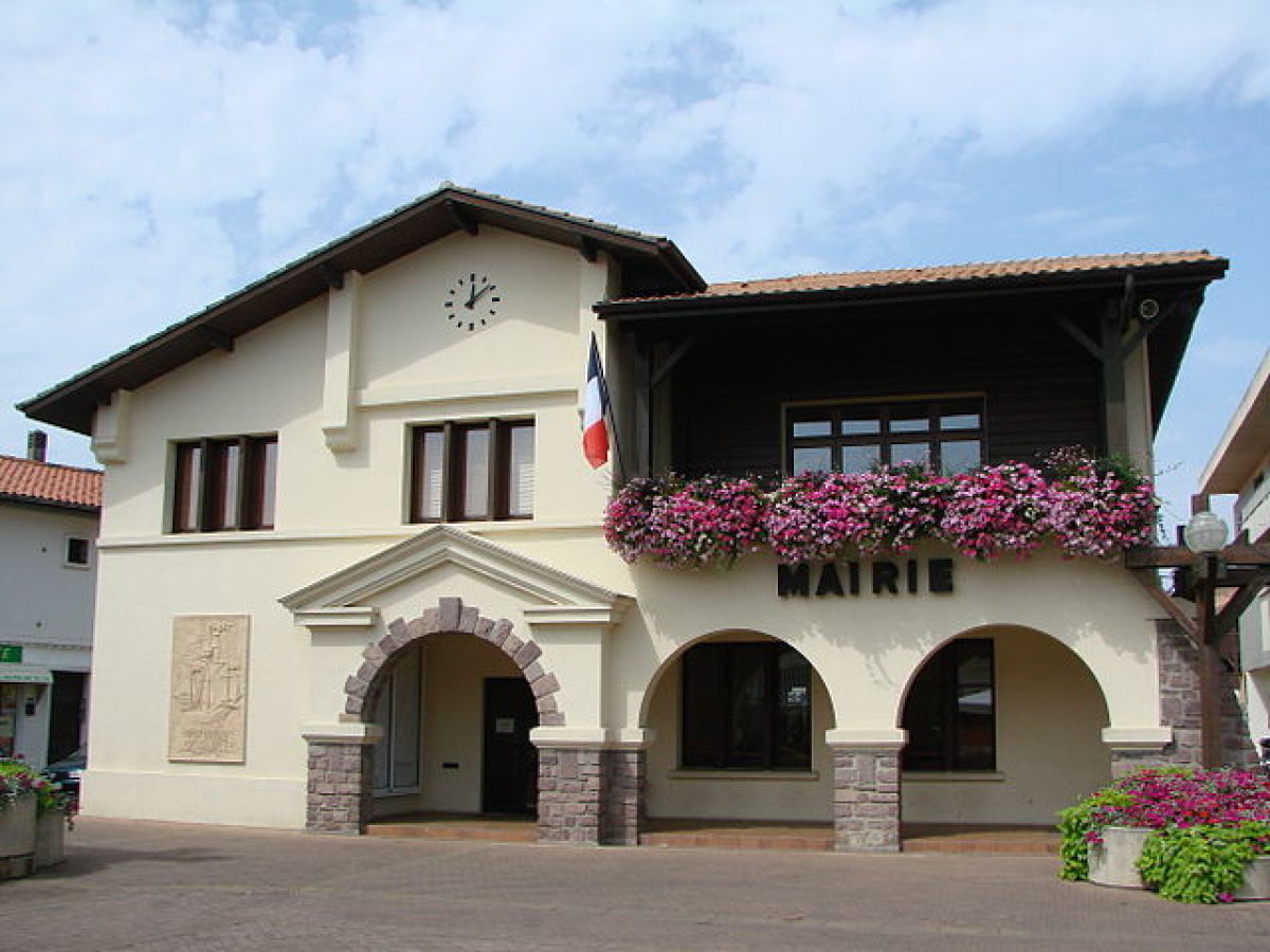 Pinel Boucau –Vue de la Mairie de Boucau 