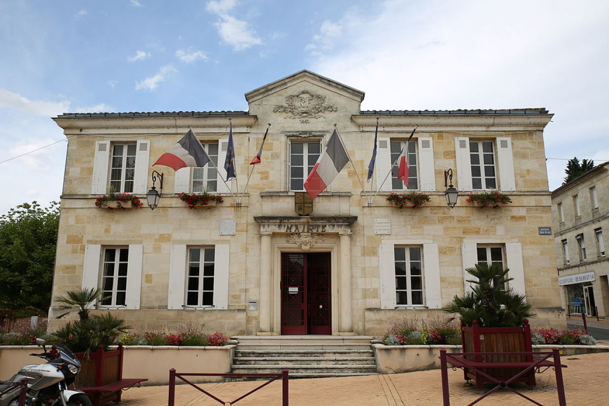  Loi Pinel Latresne – vue sur la mairie de Lastresne 