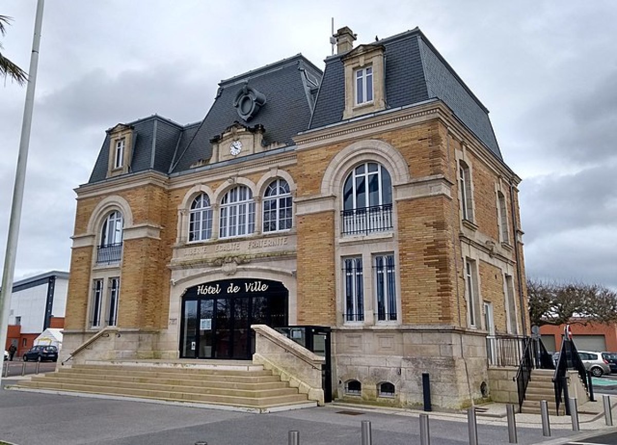  Investissement loi Pinel Gujan Mestras – vue sur la mairie de Gujan Mestras 