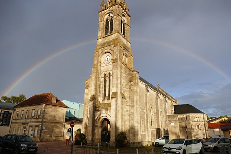  Loi Pinel Le Haillan - vue sur l’église du Haillan, en Gironde