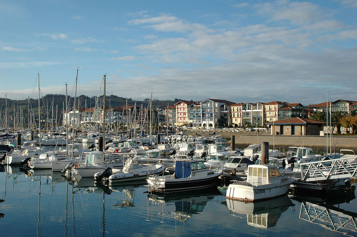  Loi Pinel Hendaye – vue sur le port de plaisance d’Hendaye