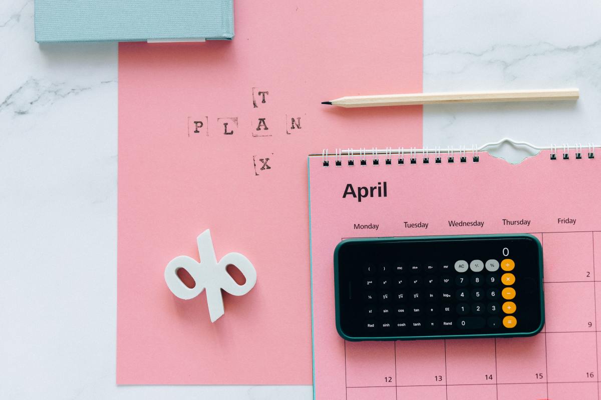Le paiement d’un logement neuf en VEFA se fait au fur et à mesure de l’avancement de sa construction pourquoi investir dans l'immobilier neuf — Un calendrier et une calculatrice