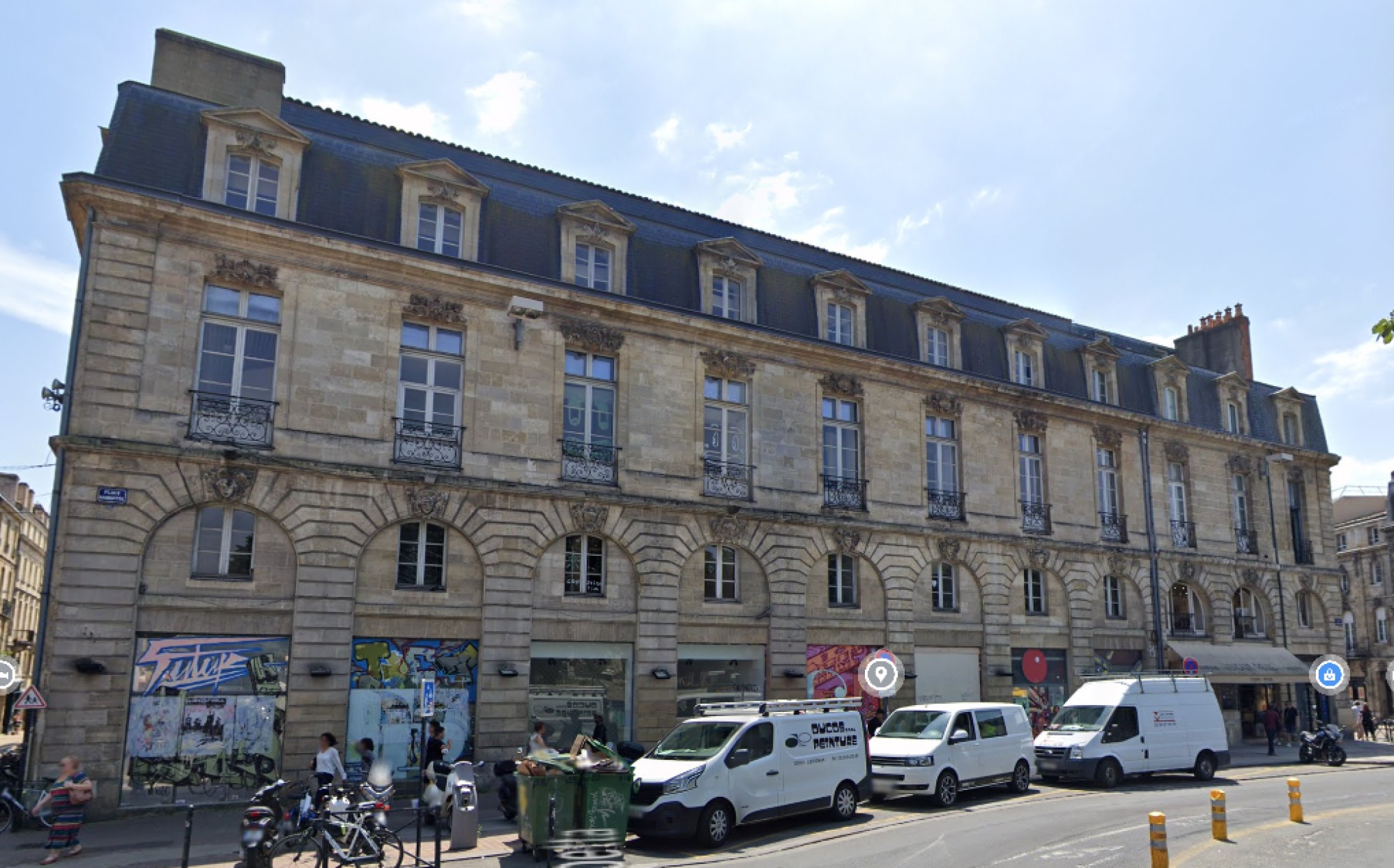 Le bâtiment du Virgin Megastore de la rue Gambetta