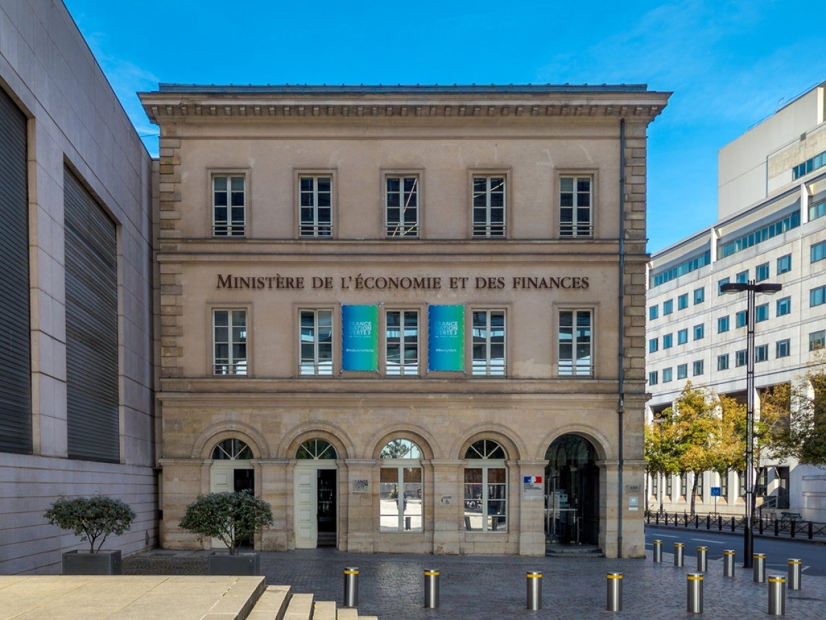 le ministère des finance abrite le haut conseil de stabilité financière chargé d’exercer la surveillance du système financier dans son ensemble. façade du ministère des finances à Paris
