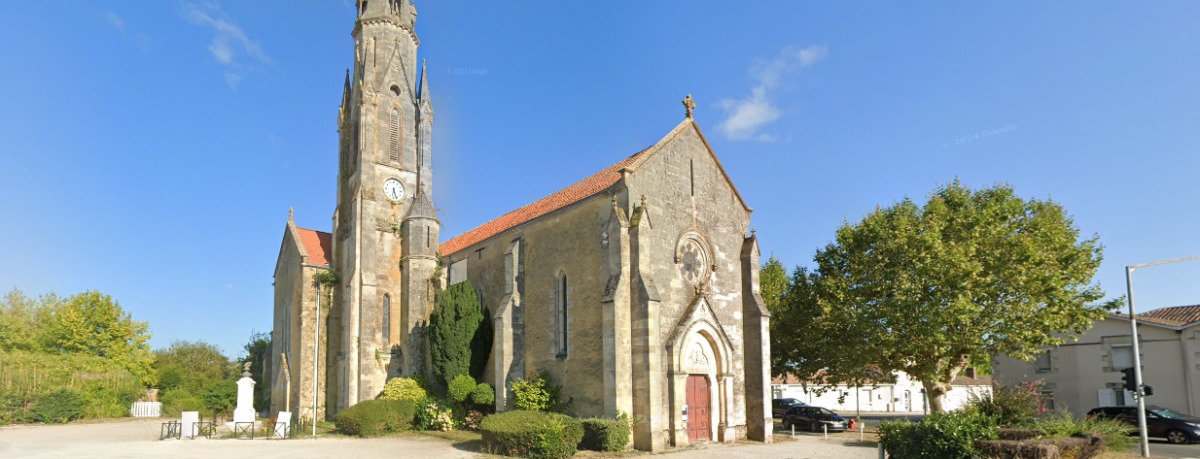 Vue l'église de Le Barp